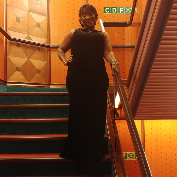 Meet your Posher, Laurie - Picture 3 of 3